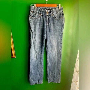 CLEARANCE!!!‎ Wrangler Premium patch Low Rise Jeans Size 3 EUC!